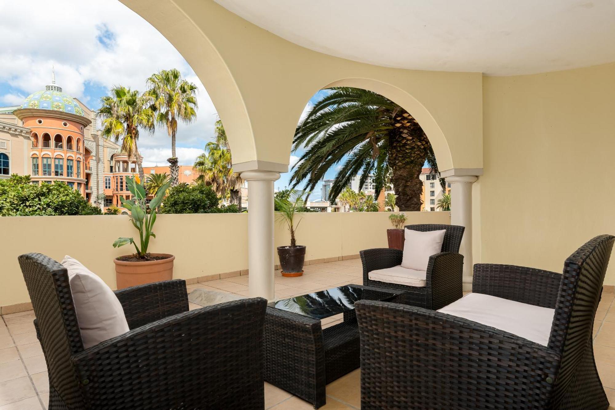 Island Club Luxury *